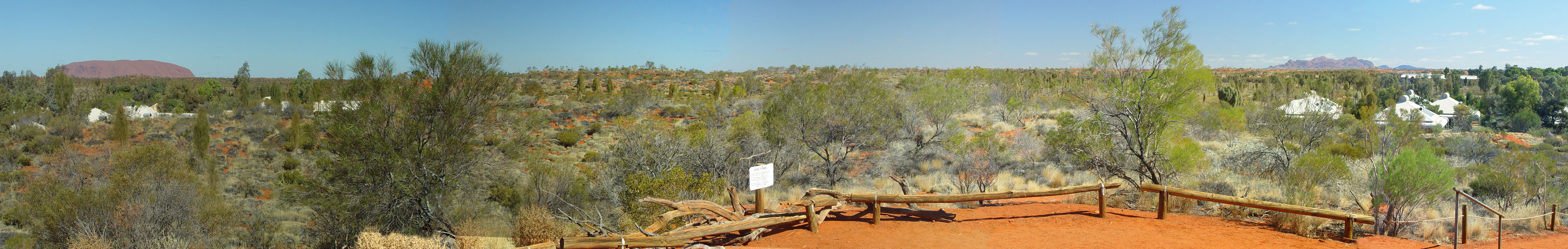 Ulura (left) and Kata Tjuta (right)