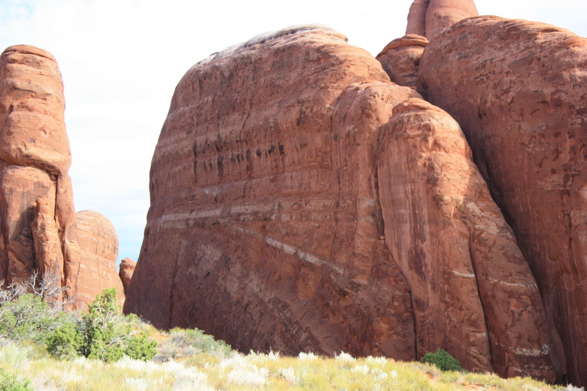 angular non-conformity on fin near Devils Garden trailhead