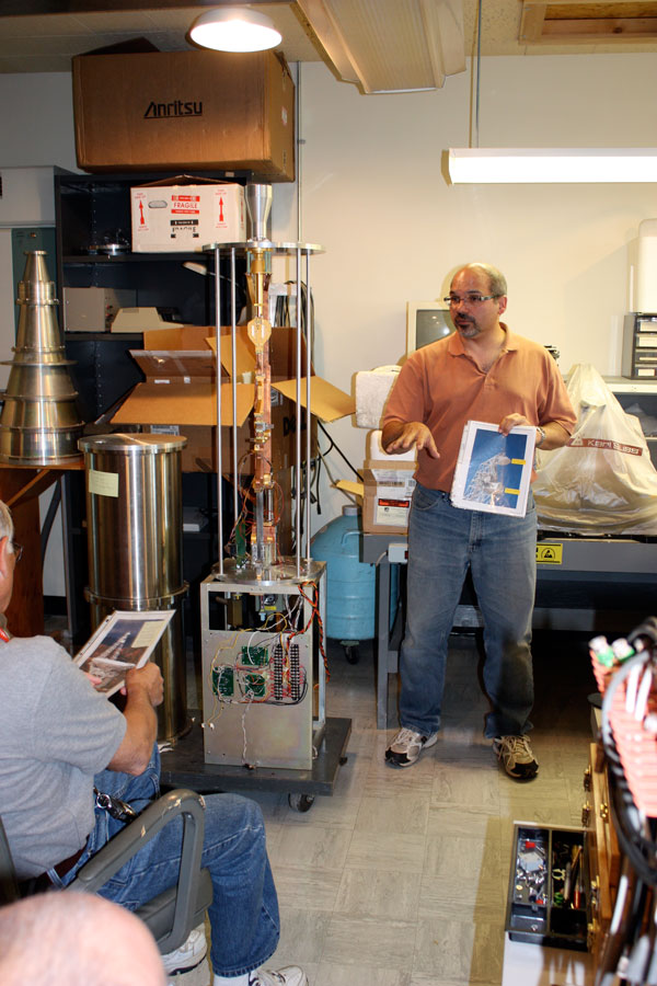 Bob Simon with K-band feedhorn NRAO Green Bank